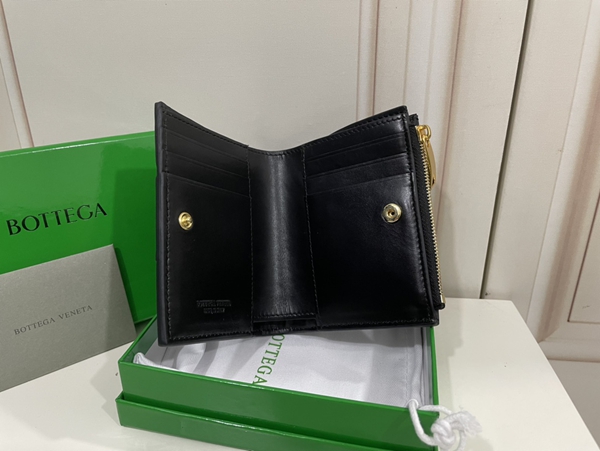 ボッテガヴェネタ財布コピー側面デザイン